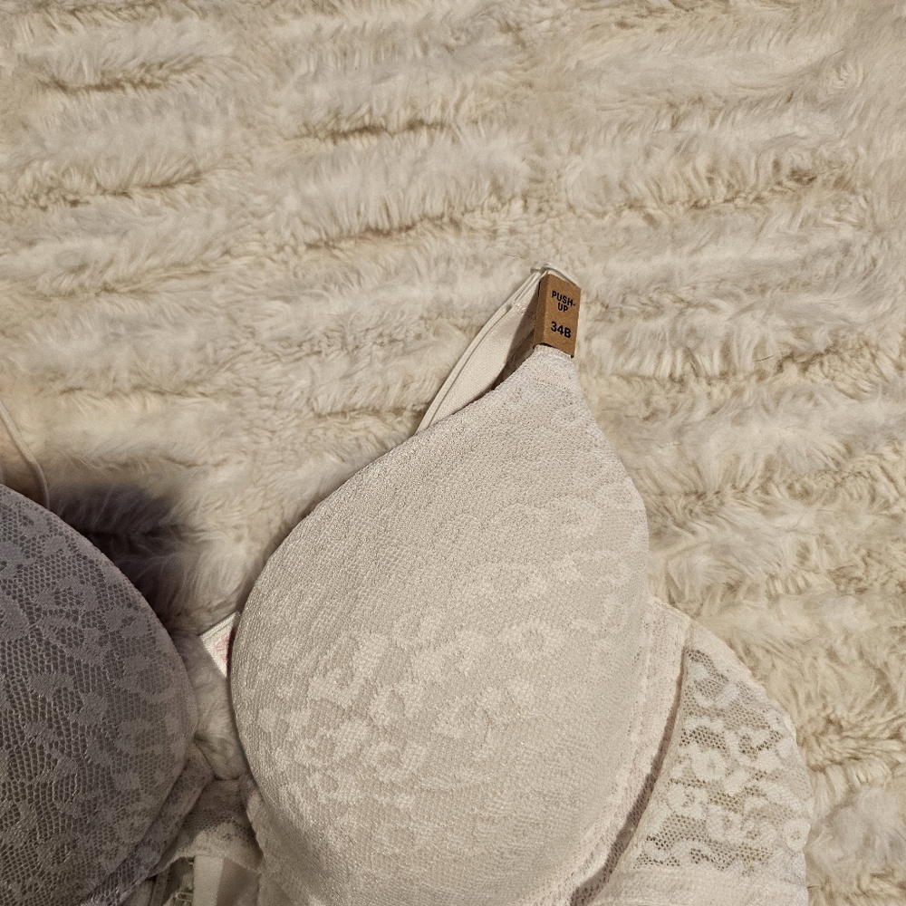 PINK Victoria's Secret White Lace Pushup Bra 34B - Picture 2 of 4